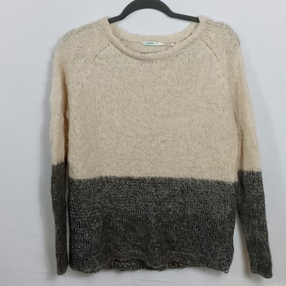 Womens kimchi blue sweater size small